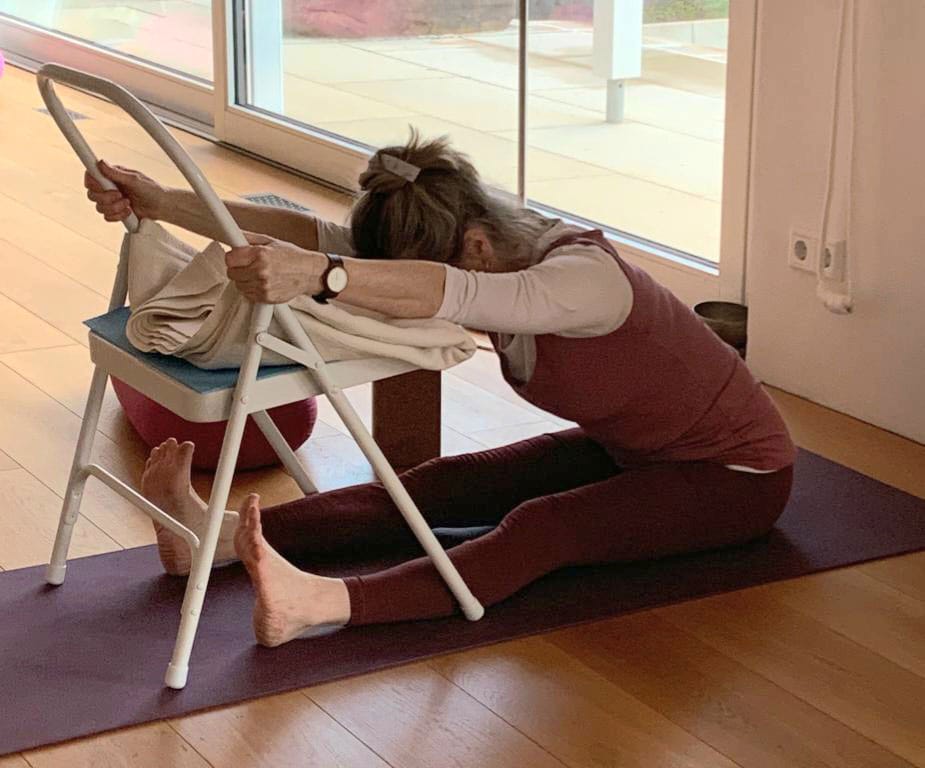 Yoga-Gruppe im Studio für Iyengar Yoga und Meditation, Neustadt