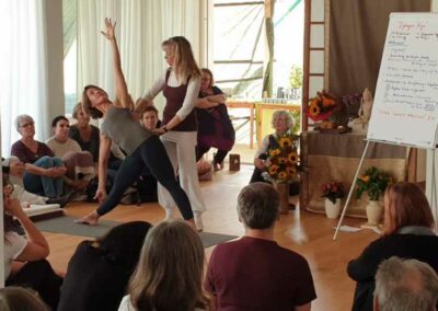 Yoga Demonstration im Yoga Studio Neustadt