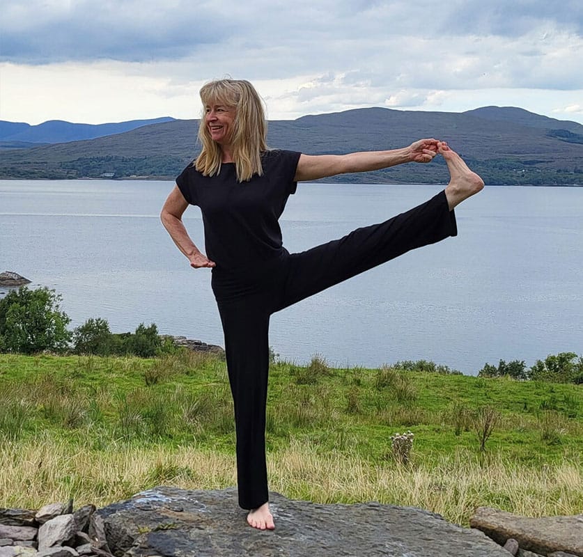 „Kamel“ – Yoga-Übung im Studio für Iyengar Yoga und Meditation, Neustadt